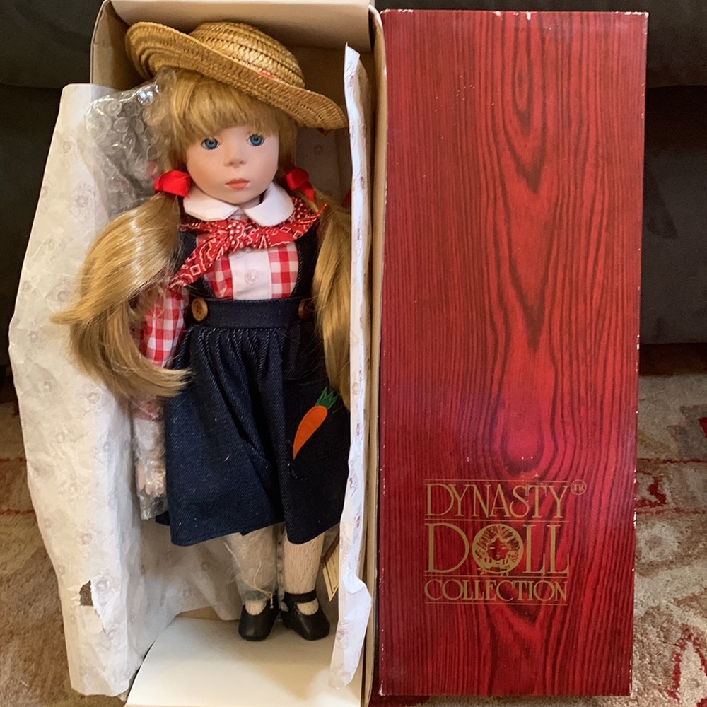 DYNASTY DOLL COLLECTION Becky doll in denim in all original packaging